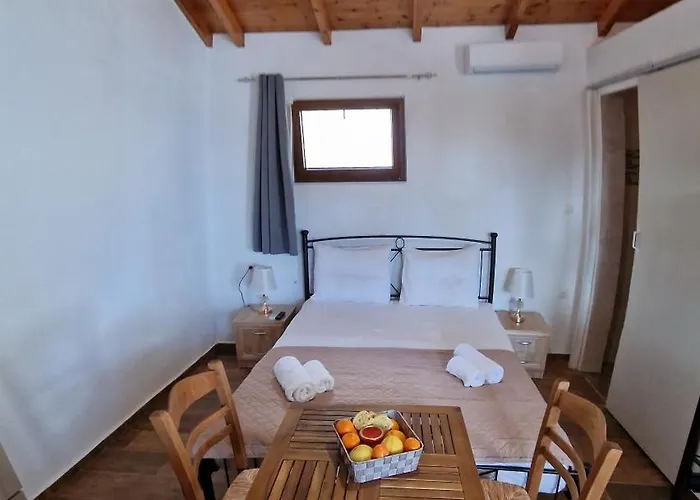 Small Paradise In Kamares 8 *